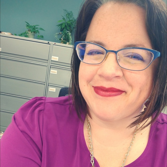 Meet your Posher, Andria - Picture 1 of 2